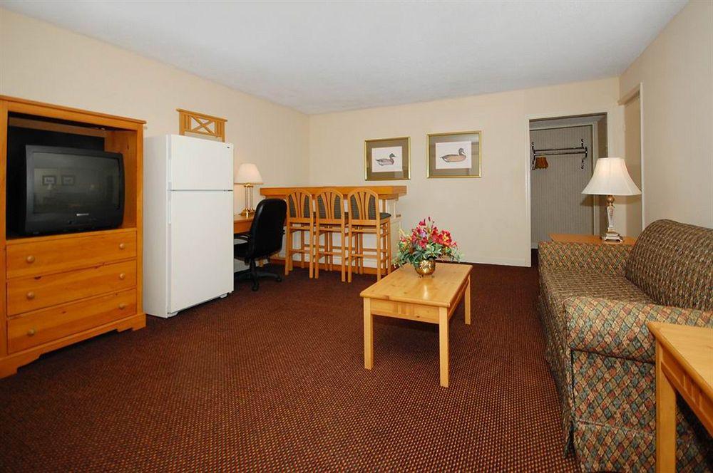 Quality Inn & Suites Conference Center Thomasville Bagian luar foto