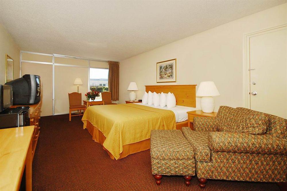 Quality Inn & Suites Conference Center Thomasville Bagian luar foto