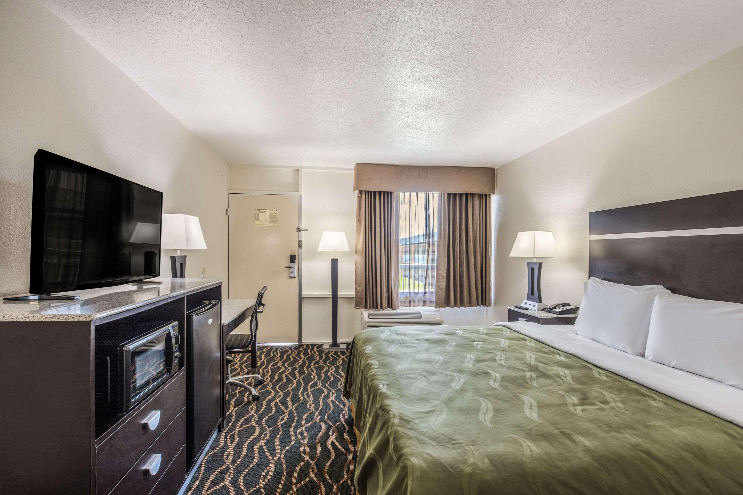 Quality Inn & Suites Conference Center Thomasville Bagian luar foto