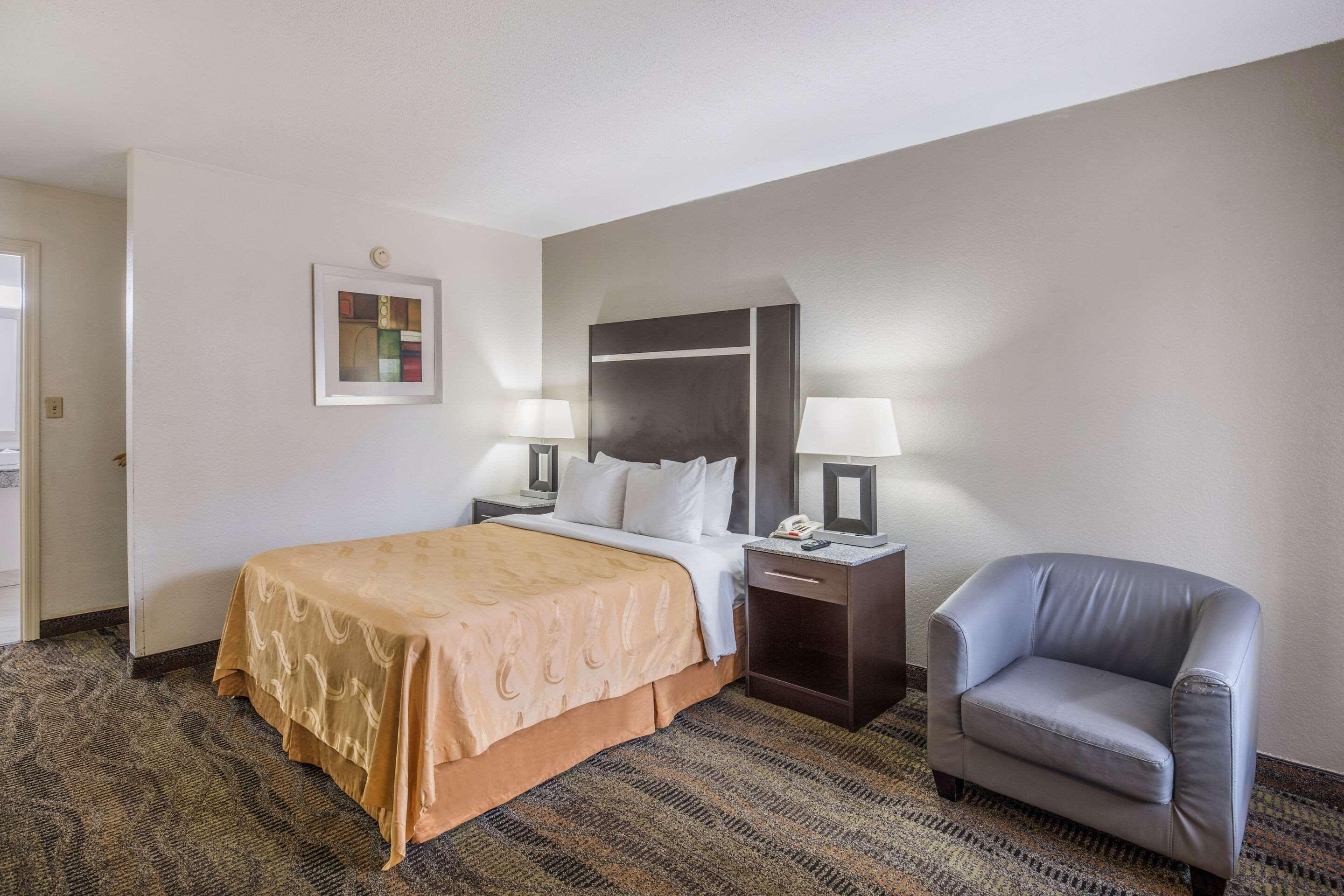 Quality Inn & Suites Conference Center Thomasville Bagian luar foto