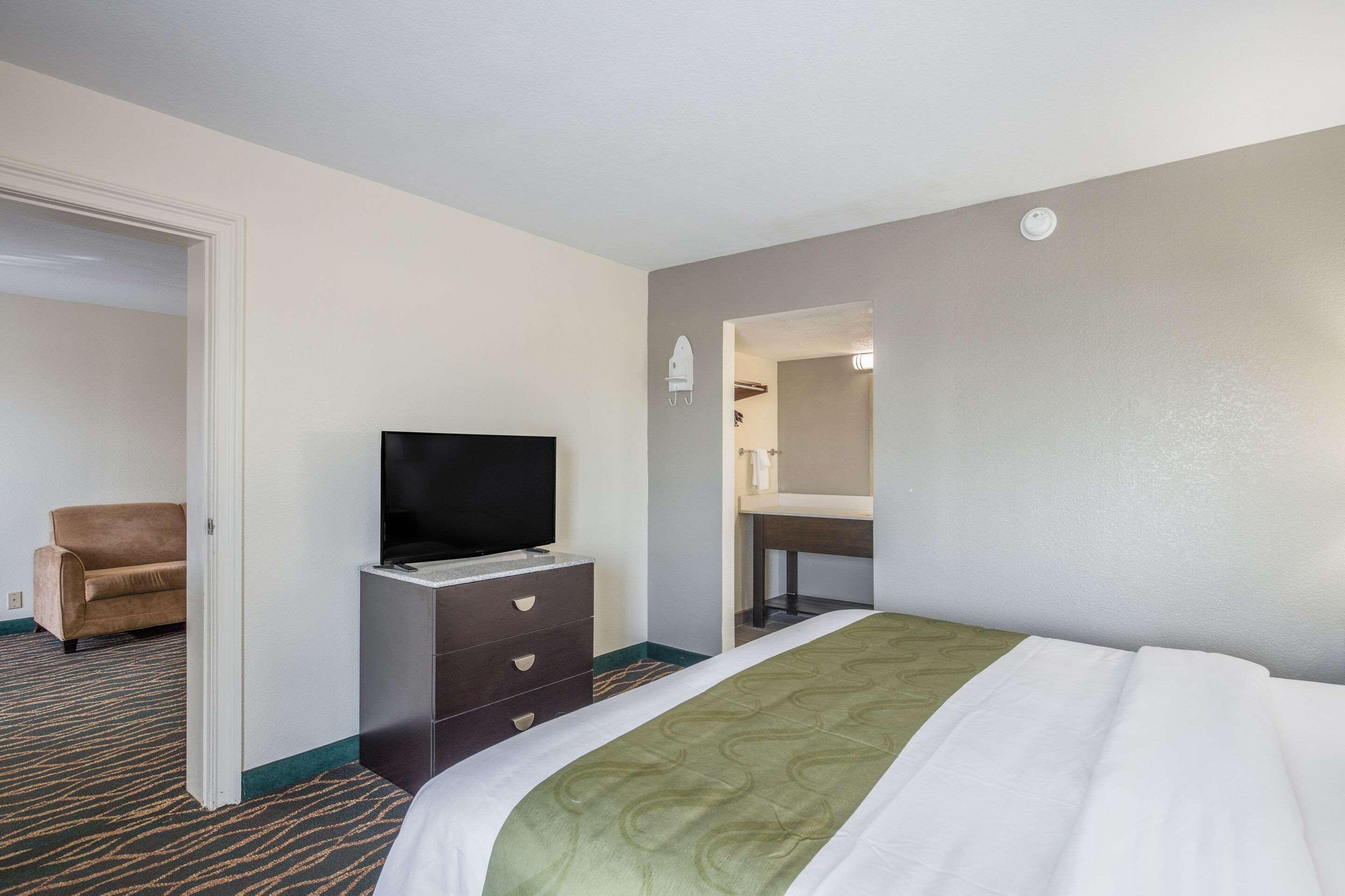 Quality Inn & Suites Conference Center Thomasville Bagian luar foto