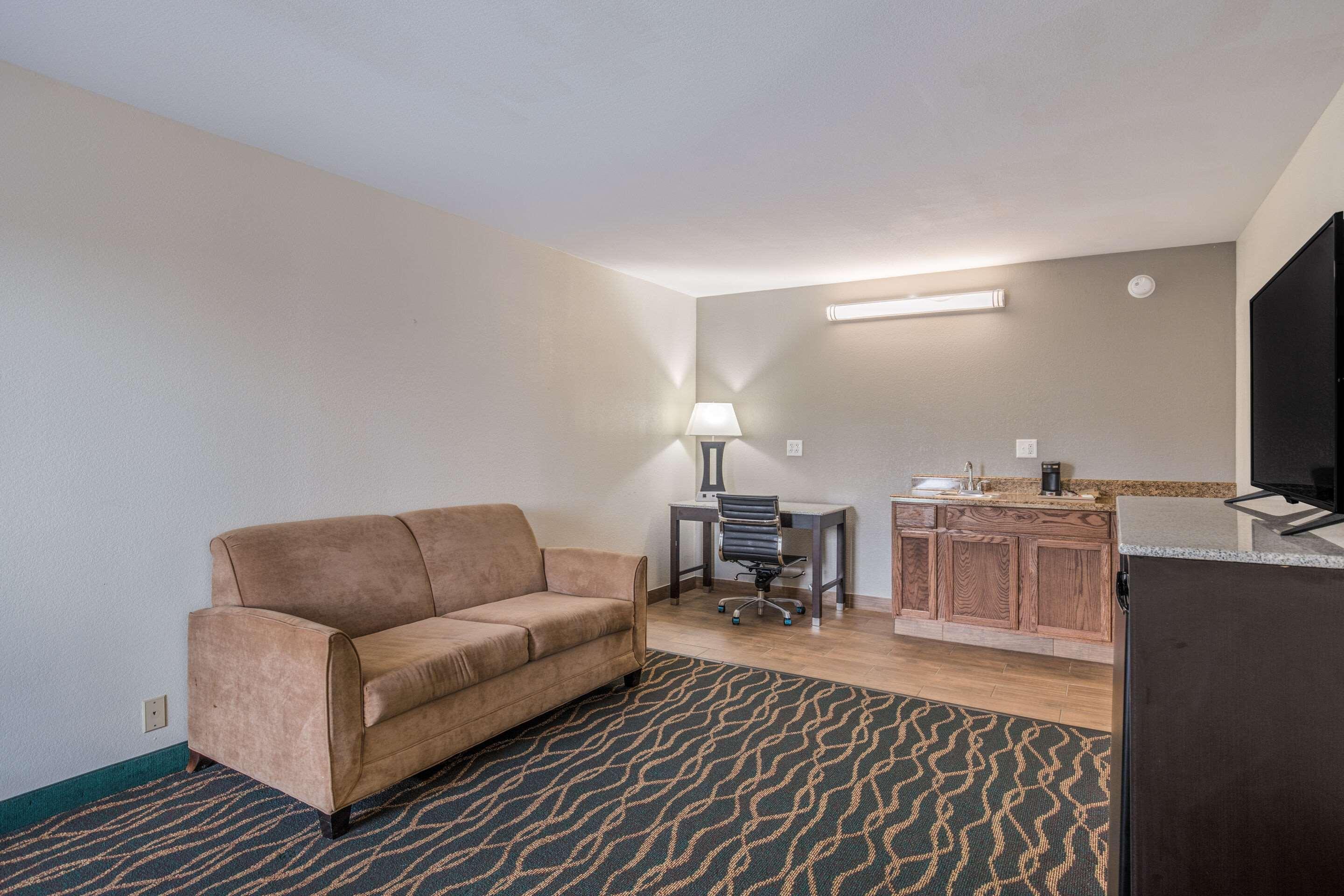 Quality Inn & Suites Conference Center Thomasville Bagian luar foto