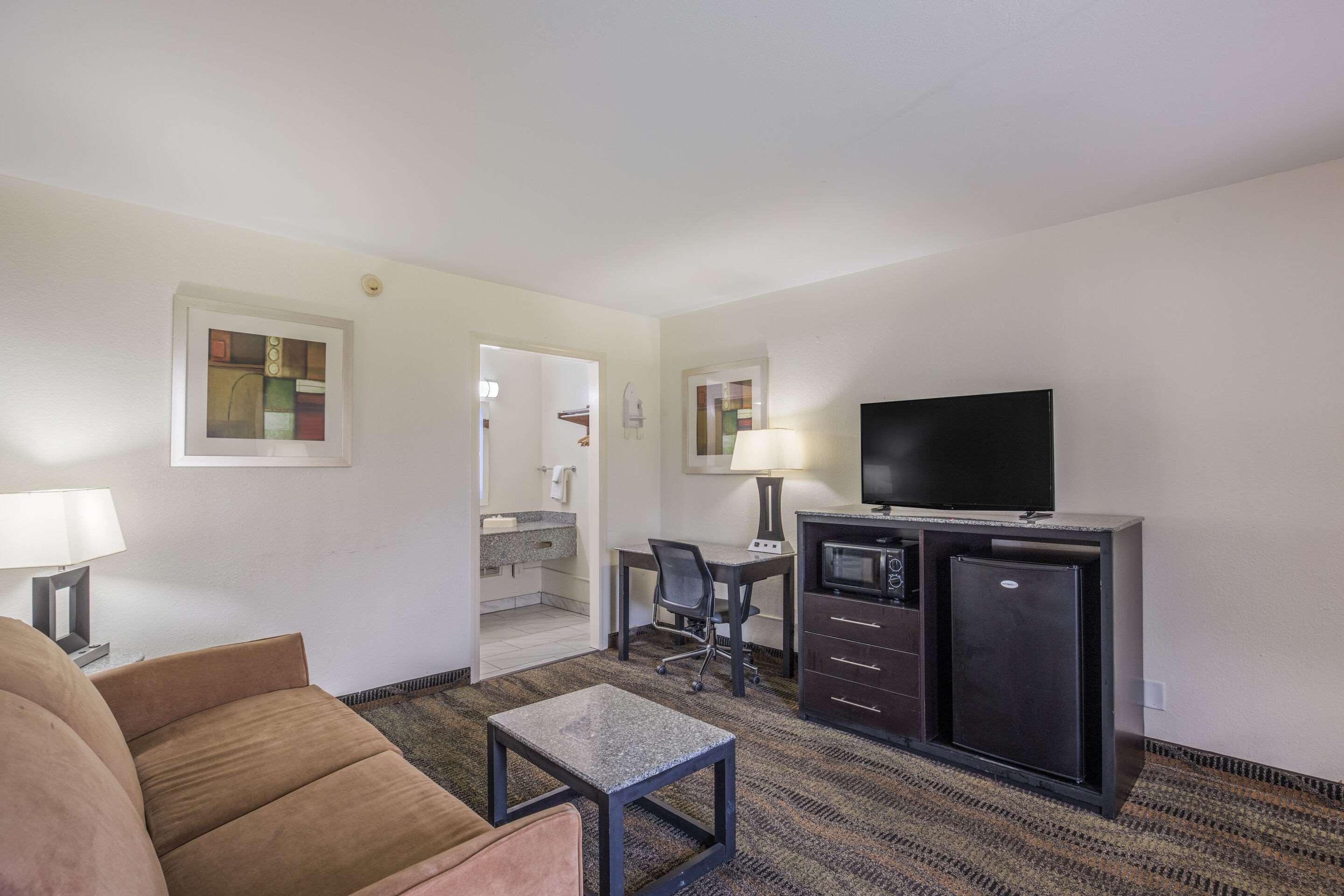 Quality Inn & Suites Conference Center Thomasville Bagian luar foto