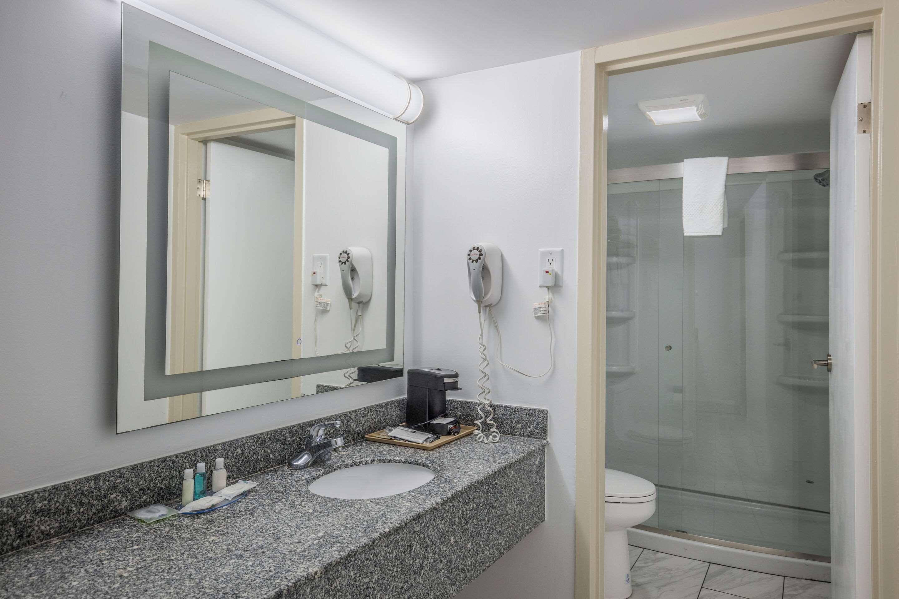 Quality Inn & Suites Conference Center Thomasville Bagian luar foto