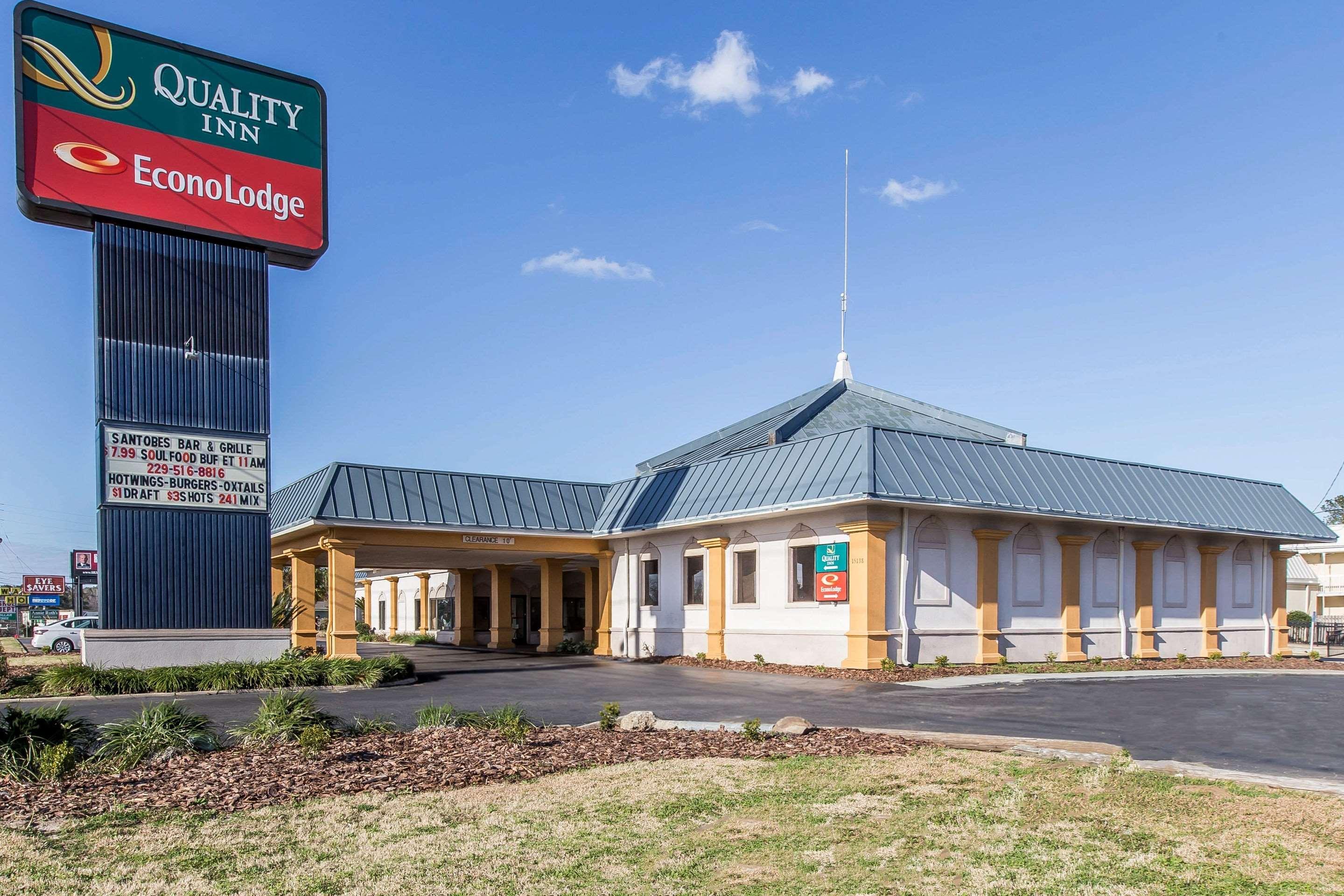 Quality Inn & Suites Conference Center Thomasville Bagian luar foto