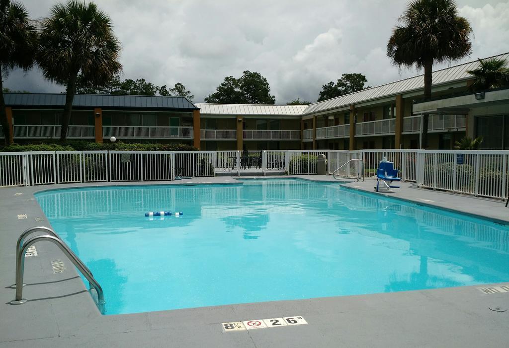 Quality Inn & Suites Conference Center Thomasville Bagian luar foto