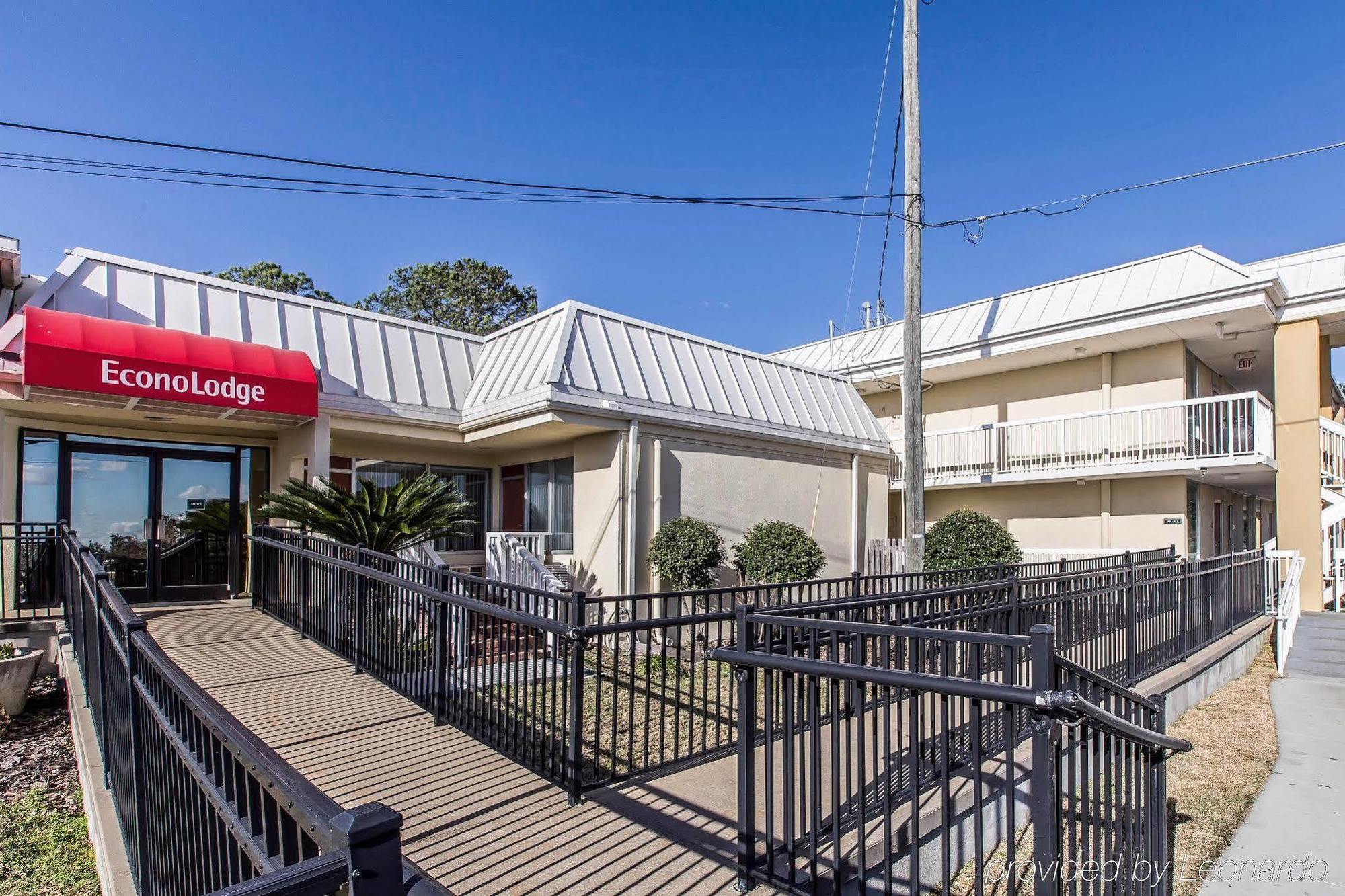 Quality Inn & Suites Conference Center Thomasville Bagian luar foto