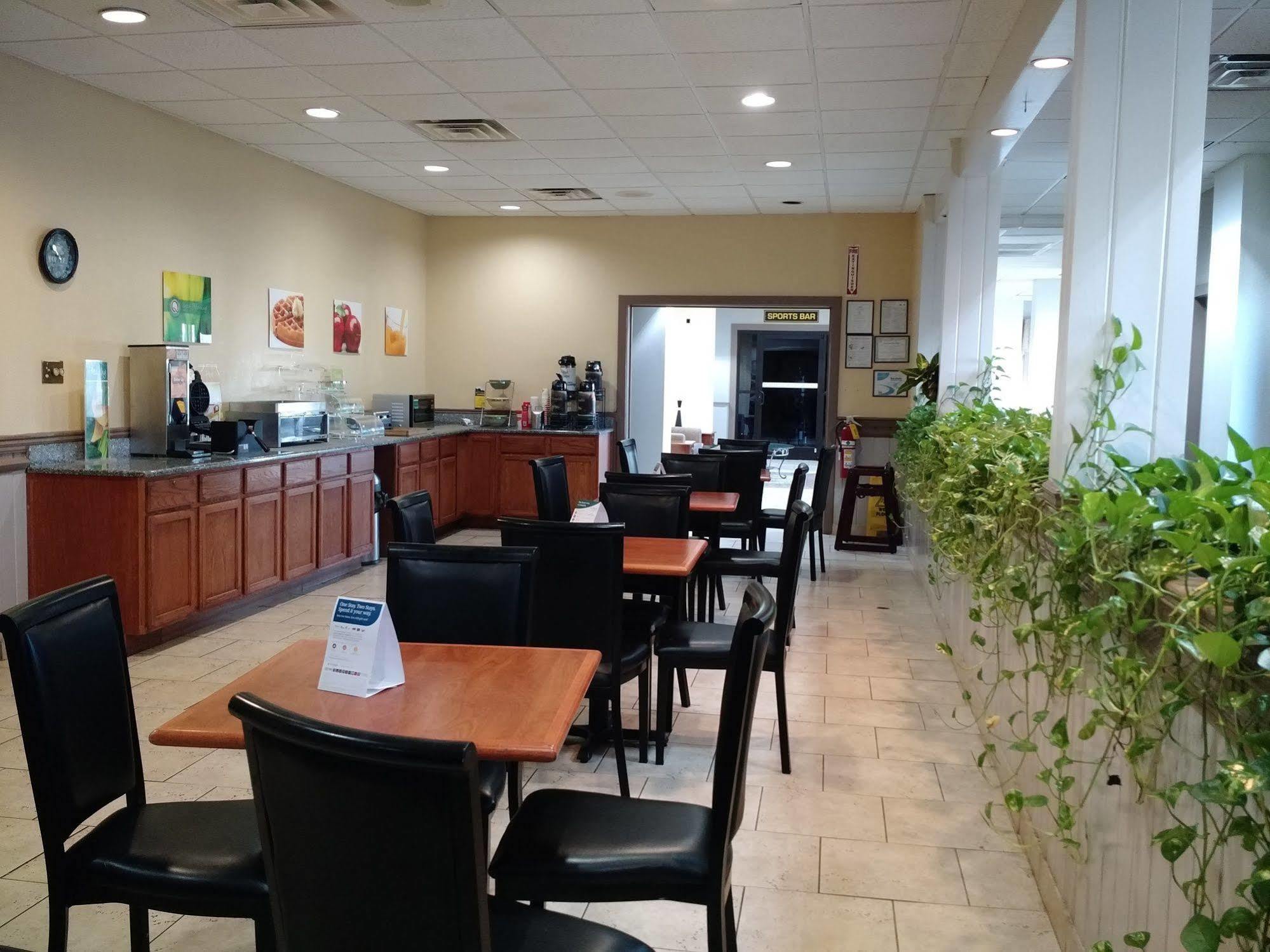 Quality Inn & Suites Conference Center Thomasville Bagian luar foto